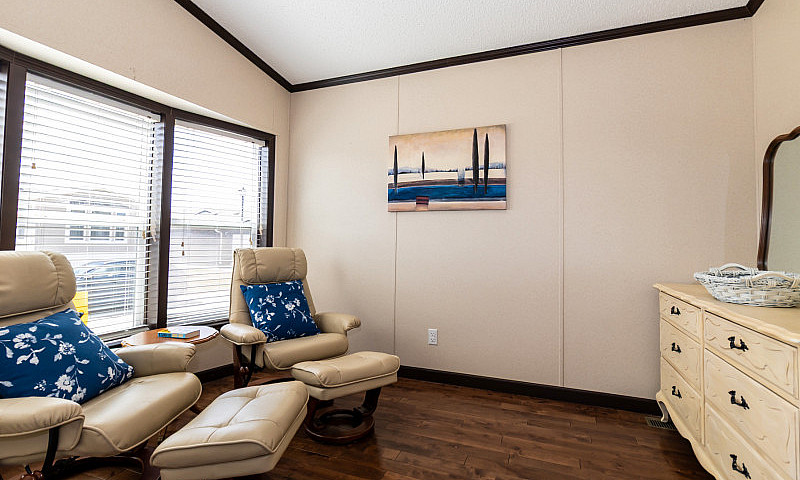4 Sunset Cres., Cond...