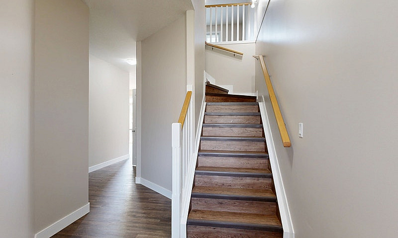 #8166/ 2 Bed/2.5 Bat...