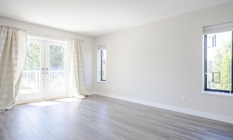 11604 75A Avenue Del...