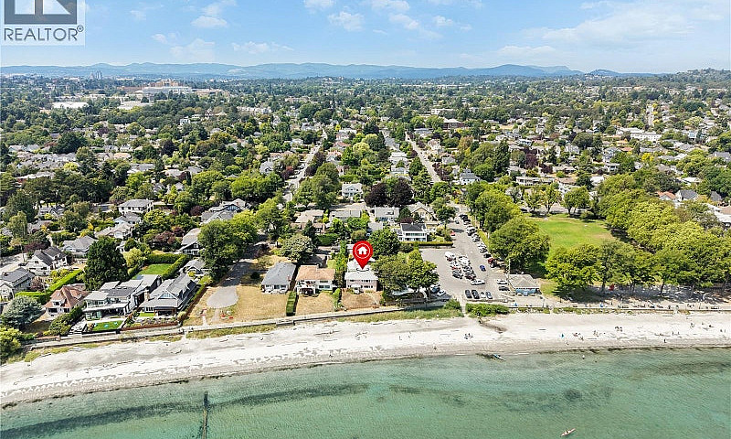 2168 Esplanade Oak B...