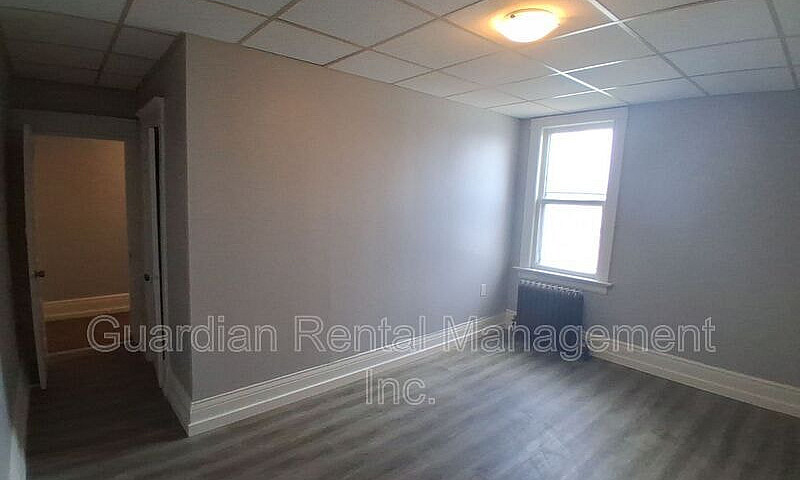 2 Bedroom + Den, 1 B...