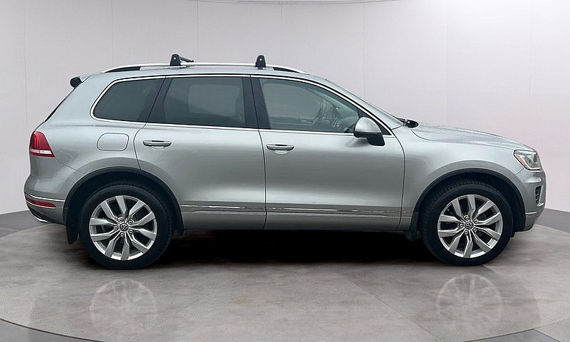 2016 Volkswagen Toua...