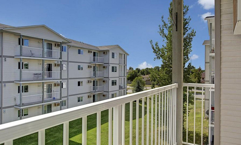 Spacious 1 Bedroom A...