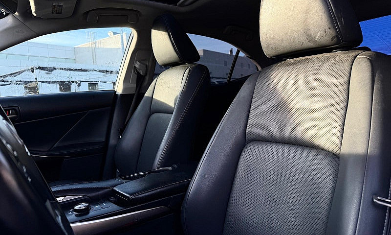2019 Lexus Is 300 V6...