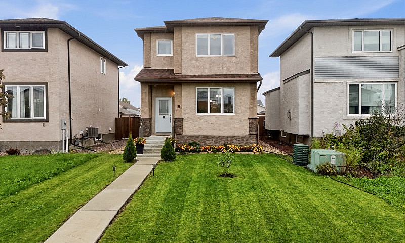 3 Bedroom Home For S...