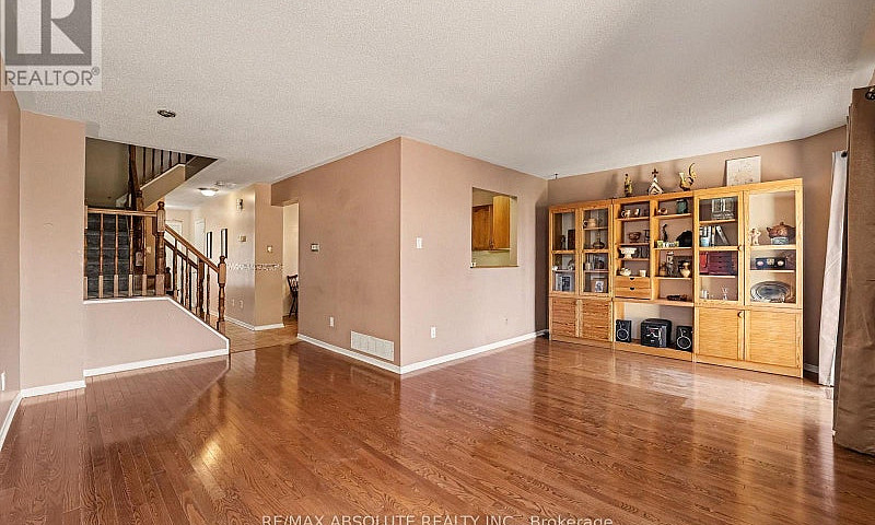42 Roblyn Way Ottawa...