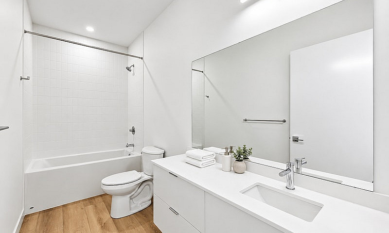 708 11 Ave Sw - 2Bed...