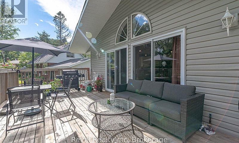 36 Tebby Boulevard S...