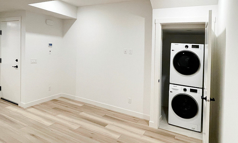 1 Bedroom, 1 Bath Ba...