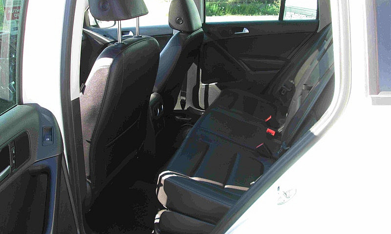 2017 Volkswagen Tigu...