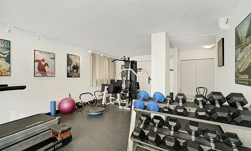 Studio Apartment For...