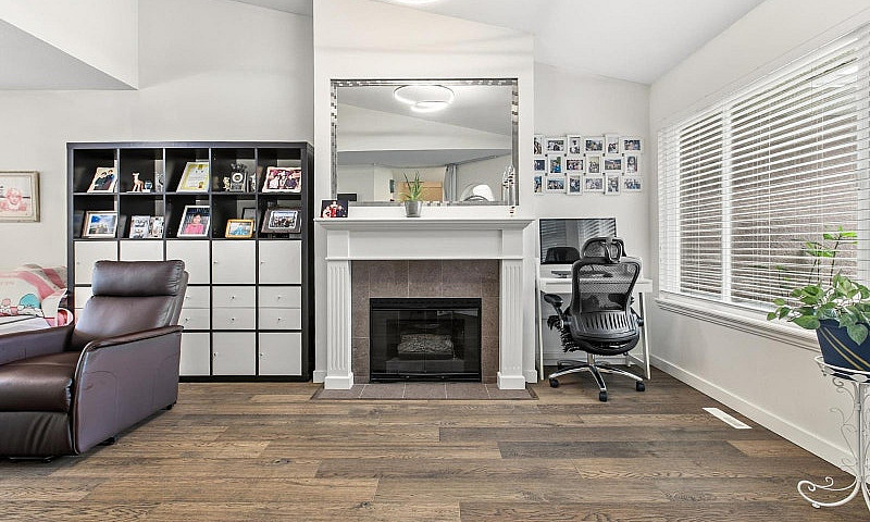 15501 89A Avenue Sur...