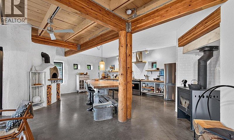6226 Sanderson Avenu...