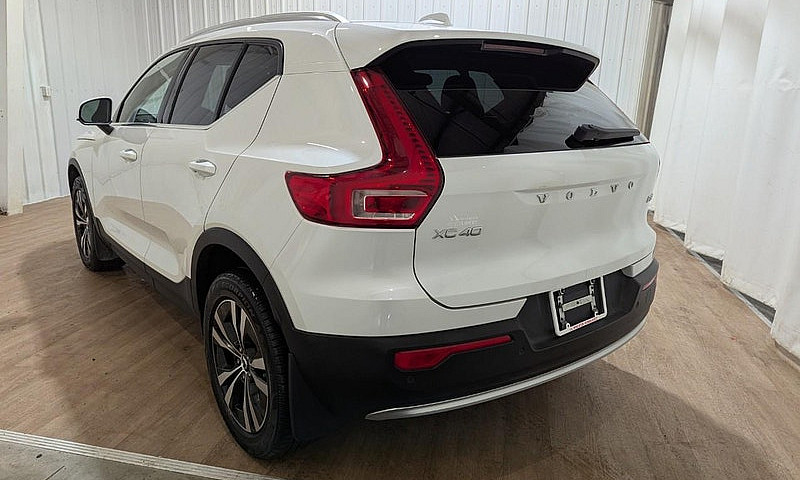 2023 Volvo Xc40 B5 U...