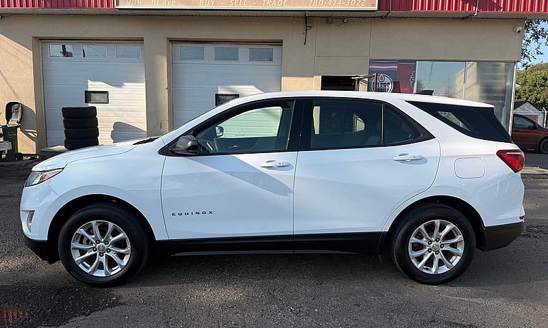 2018 Chevy Equinox 1...
