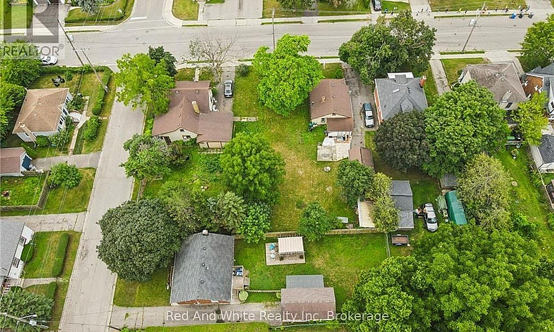 1271 Hamilton Street...