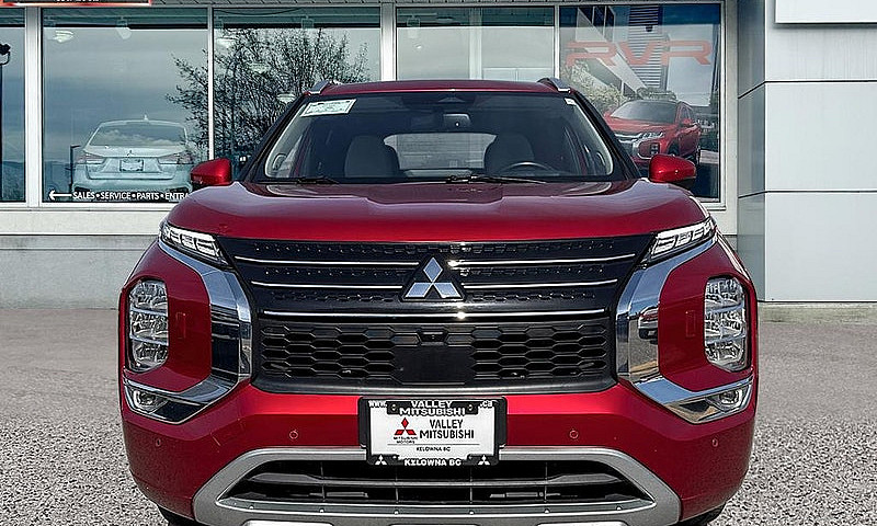 2024 Mitsubishi Outl...