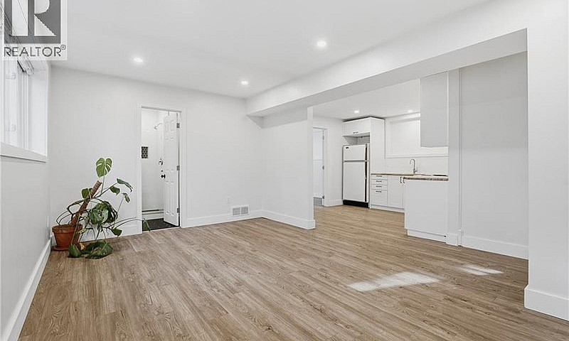 24 Briarwood Crescen...