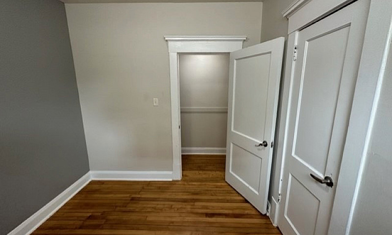 Rare Find - 3 Br Ava...