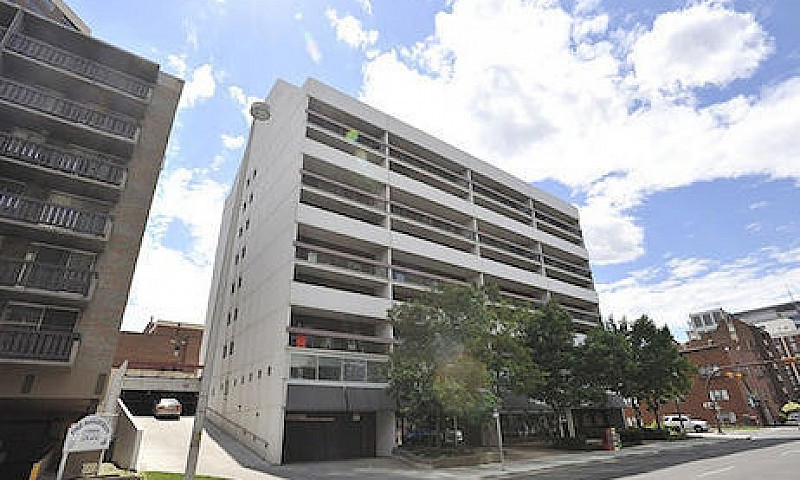 1 Bed 1 Bath Unit In...