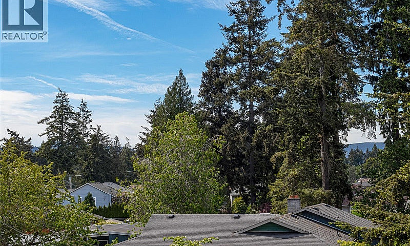 304 2220 Sooke Rd Co...