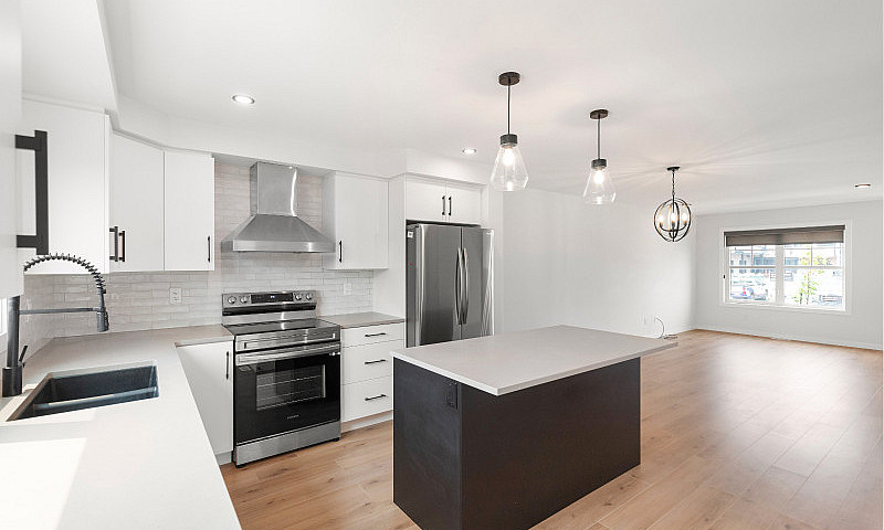 Luxury 3Bdrm Townhou...
