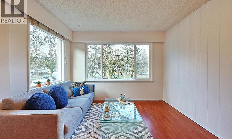 1336 E 11 Avenue Van...