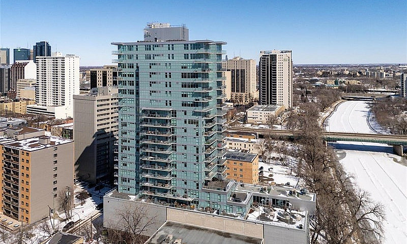 2202 390 Assiniboine...