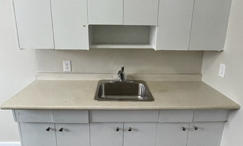 701 Wellington Ave -...
