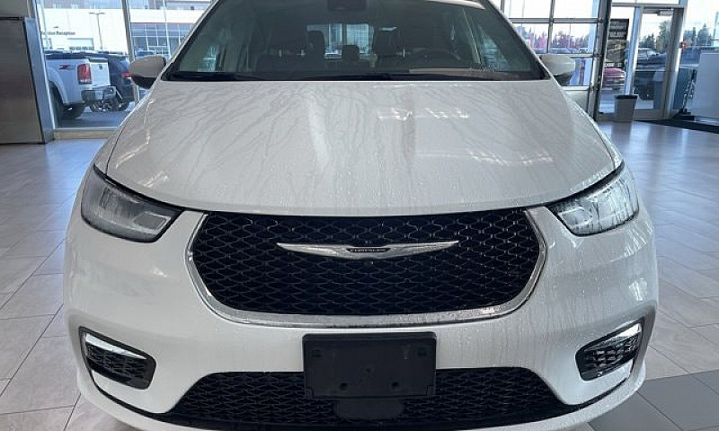 2023 Chrysler Pacifi...