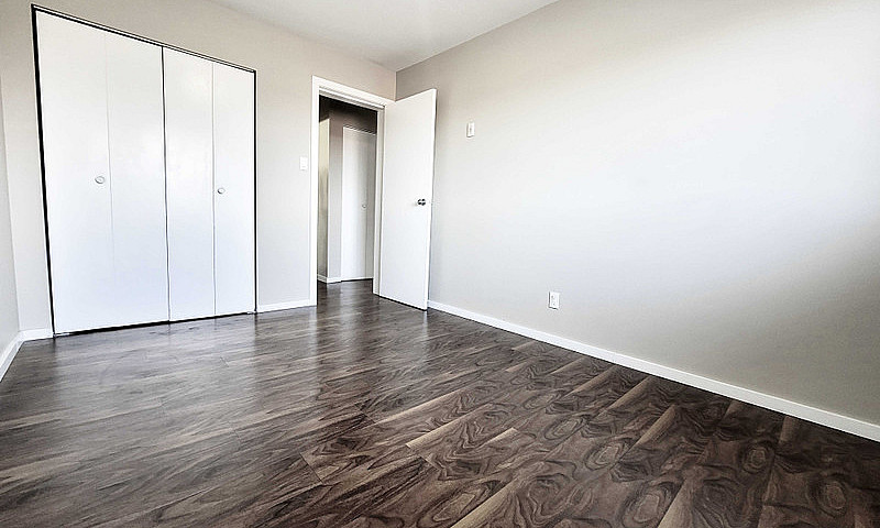 Pleasant Hill Apartm...