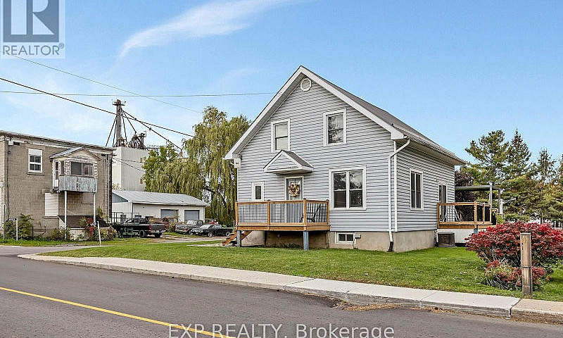 11505 Queen Street N...