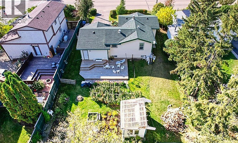 416 11 Avenue N Thre...