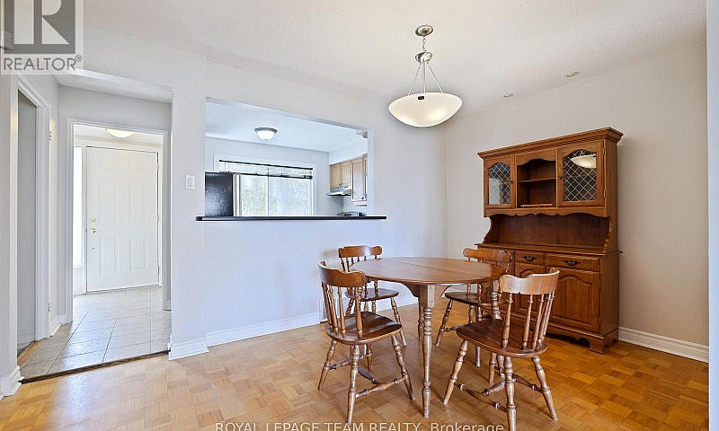 2942 Fairlea Crescen...