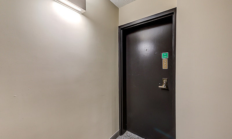 Downtown 2 Bed 2 Bat...