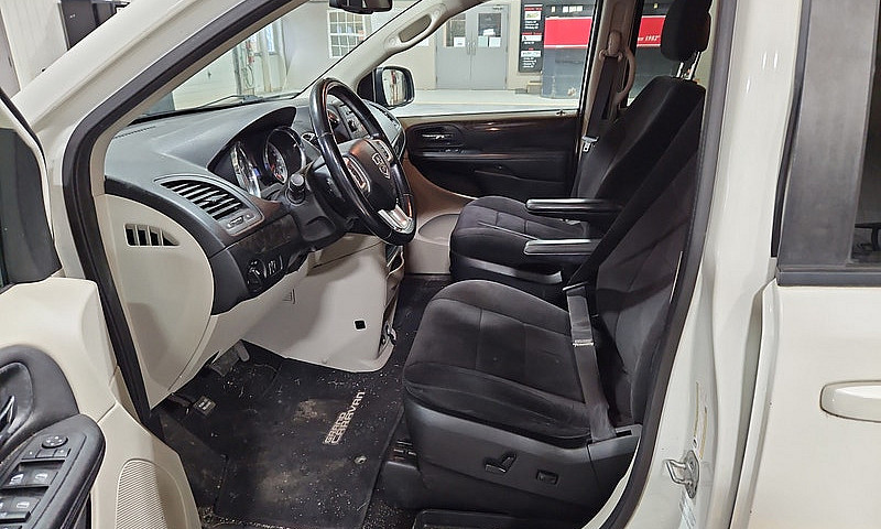 2011 Dodge Grand Car...