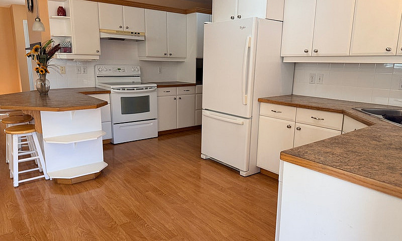 5610 - 39 Street  - ...