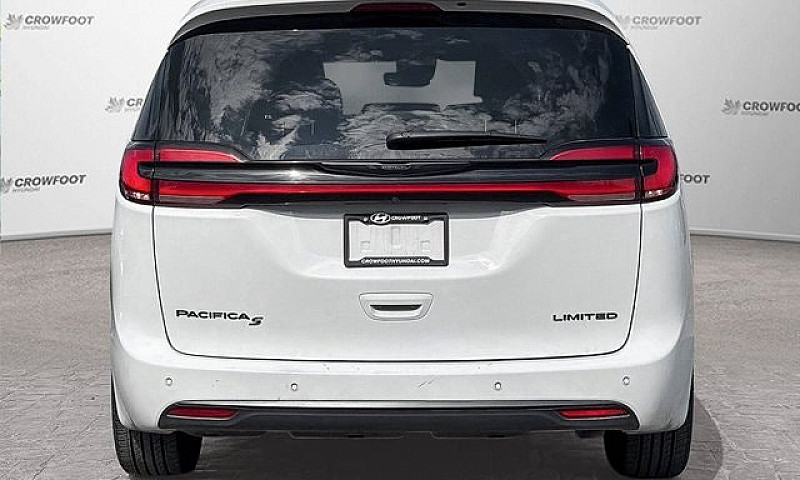 2025 Chrysler Pacifi...