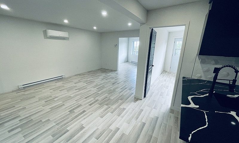 Luxurious 2-Bedroom,...