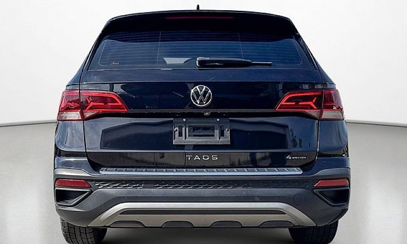 2022 Volkswagen Taos...