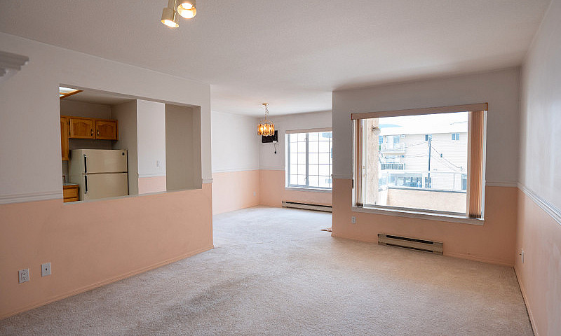 308-374 Winnipeg Str...
