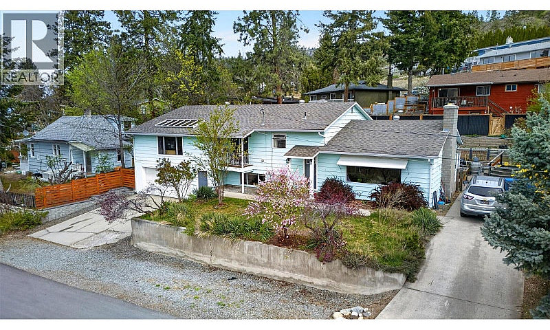 716 Mosley Place Oka...