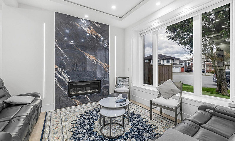 12525 75A Avenue Sur...