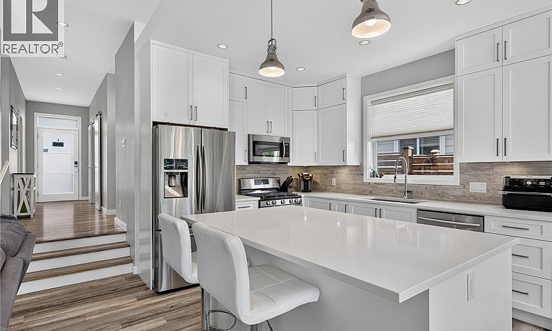 923 Randall Pl Langf...