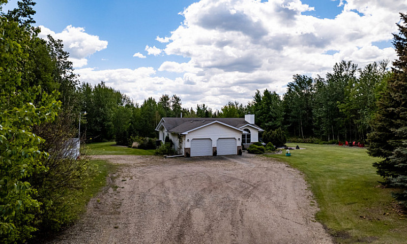 Gorgeous Acreage Loc...