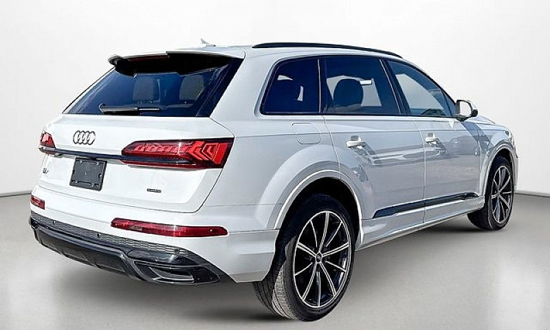 2023 Audi Q7 Komfort...