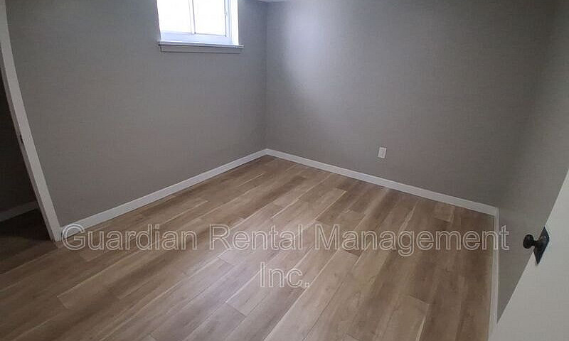 2 Bedroom, 1 Bath Un...