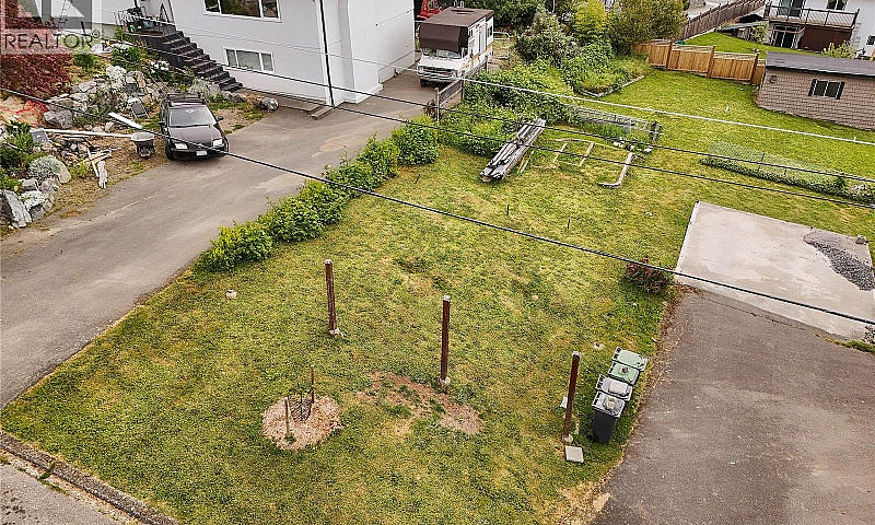 1079 Gosper Cres Esq...