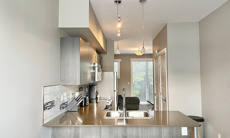2-Bedroom 2-Bathroom...