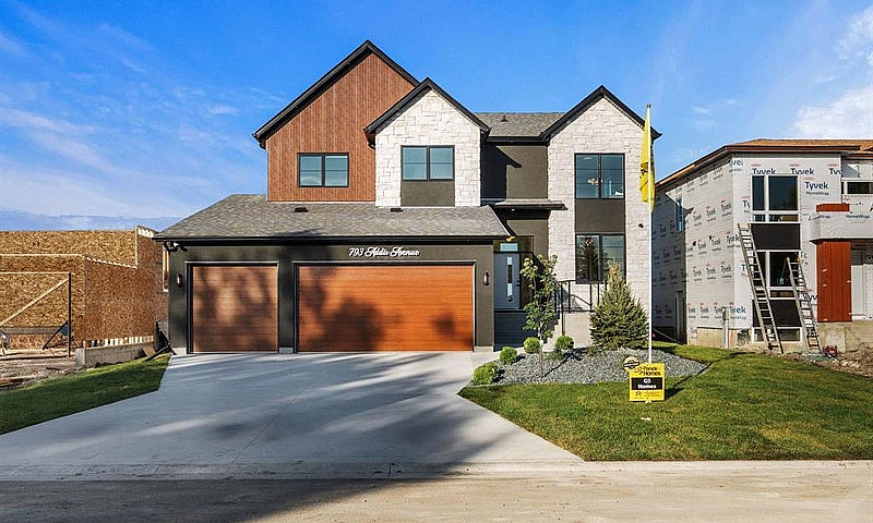 829 Addis Avenue Wes...